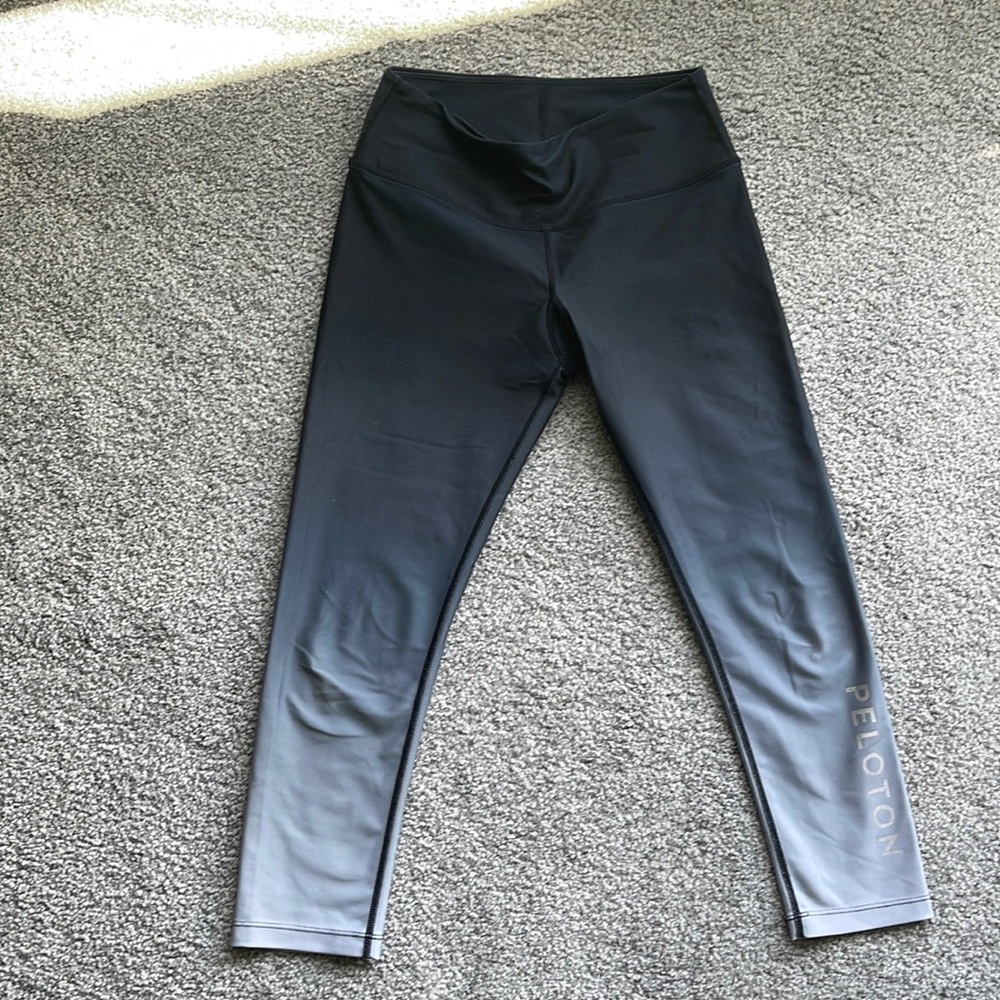 Gray ombré cropped Peloton leggings.